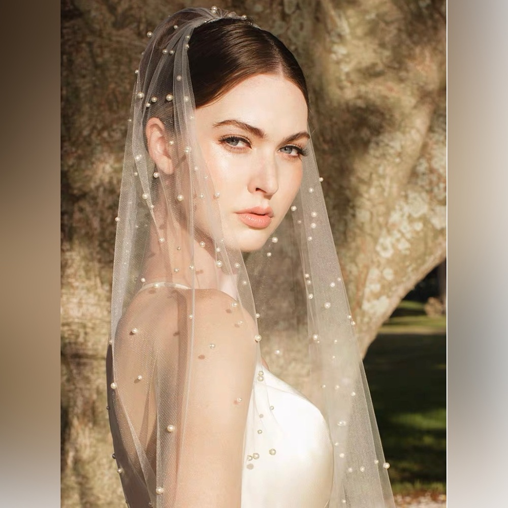 Short Pearl Beaded Wedding Veil
